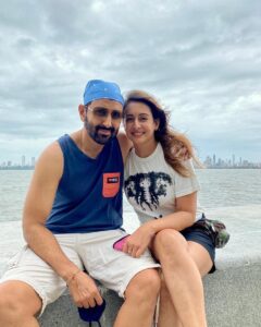 Preeti Jhangiani Instagram - Sunday morning bliss @dabasparvin 
#unlockslowly