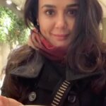 Preity Zinta Instagram - Dessert, coffee, you and me ❤️ #ting