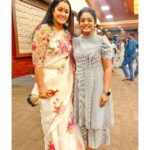Premi Viswanath Instagram - Great Time with @rajshrinair.official @starmaa #smpa2022 #karthikadeepam #instatrend #award #comingsoon @drvineethbhatt @rajshrinair.official