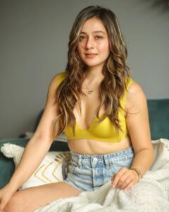Priyal Gor Instagram - Sexy pictures need no caption ;)