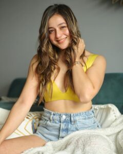 Priyal Gor Instagram - Sexy pictures need no caption ;)