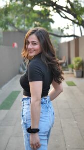 Priyal Gor Instagram - Someone who loves to love