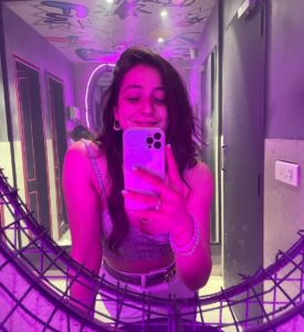 Priyal Gor Instagram - Drunk in happiness 💜