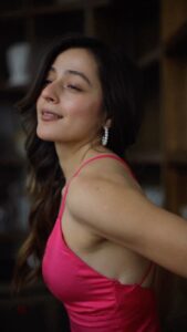 Priyal Gor Instagram - Eyes that teases

Shot by @portraitshelter 
Location @allsaintsofficial_