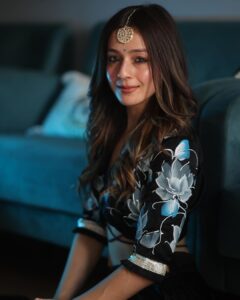 Priyal Gor Instagram - In ankhon ki masti ke
Mastane hazaro hain