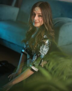 Priyal Gor Instagram - In ankhon ki masti ke
Mastane hazaro hain