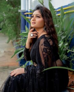 Priyanka Nalkari Instagram - "Saree Never Tells You To Fit In..It Makes You Stand Out.
Saree @mokshe_rental_destination
Mua @makeup.in_muah 
Shoot @suntv