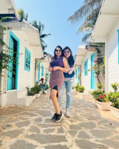 Priyanka Nalkari Instagram - #goadiaries #poser #actress #friendship #friends #nalkarpriyanka #roja #yoursrojaforever #stylish #goa #instadaily #instagram #instafashion