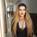 Rakhi Sawant Instagram - #rakhisawant Click At Andheri For Shoot @rakhisawant2511 #reelsfood #reelsinstagram #reelsinsta #reelkarofeelkaro #reelinstagram #reelsviral #reelsfeelsit #reelslovers #reelsindia #reelsvideo #reelsdance #paparazzi #reelskarofeelkaro #reels #reelitfeelit #instadaily #indiaphotography #bollywoodstyle #bollywoodstar #bollywoodactress #bollywoodvideos #yatintambe @instagram Mumbai, Maharashtra