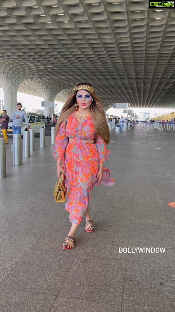 Rakhi Sawant Instagram - Beautiful #rakhisawant papped at airport. #bollywindow