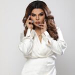 Rakhi Sawant Instagram - Don't be into trends. Don't make fashion own you, but you decide what you are, what you want to express by the way you dress and the way to live. @rakhisawantacademy @viralbhayani #fashion #style #love #instagood #like #photography #beautiful #photooftheday #follow #instagram #picoftheday #model #bhfyp #art #beauty #instadaily #me #likeforlikes #smile #ootd #followme #moda #fashionblogger #happy #cute #instalike #myself #fashionstyle #photo #fashionista