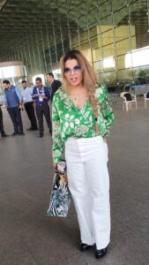 Rakhi Sawant Instagram - @rakhisawant2511 
#rakhisawant #Bollywood #bollywood #instagram #airport #rakhisawant #ramzan