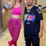 Rakhi Sawant Instagram - Asli hai Asli @rakhisawant2511 😃
