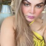 Rakhi Sawant Instagram - Going to Dubai 🥲😞💔. First time travelling without me husband