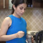 Rasika Dugal Instagram - Who else has this difficult relationship with time? 🥴 #ItsComplicated #Monday #MondayMood #FunnyReels #ReelIt #ReelItFeelIt