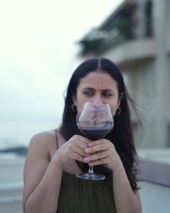 Rasika Dugal Instagram - Wine-ing और Whining. Half full.. Half Empty... 🙂🙃 

#WeekendMood #Weekend