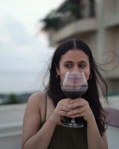 Rasika Dugal Instagram - Wine-ing और Whining. Half full.. Half Empty... 🙂🙃 

#WeekendMood #Weekend