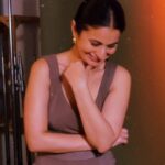 Rasika Dugal Instagram - My inbuilt antidote 😀 #WorldLaughterDay #LaughterDay #KeepLaughing #FunnyReels #ReelIt #ReelItFeelIt