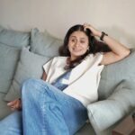 Rasika Dugal Instagram - Some days are for sitting on the couch and talking nonsense 😆 #Tuesday #TuesdayThoughts