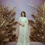 Rasika Dugal Instagram - 🤍 Outfit: @asalabusandeep Jewellery: @razwada.jewels HMU: @mayura_makeup_hair Styling: @who_wore_what_when 📸: @chandrahas_prabhu
