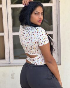 Reshma Pasupuleti Instagram - The only people who deserve to be in your life are those who treat you with love, kindness & total respect ✌️