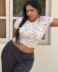 Reshma Pasupuleti Instagram - The only people who deserve to be in your life are those who treat you with love, kindness & total respect ✌️