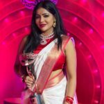 Reshma Pasupuleti Instagram - It was day to Cherish with humility & feel so blessed to be a part of @vijaytelevision 8th annual Vijay tele awards. Grateful for all the love & support and goin the extra mile to make me feel even more special 🙏🏽 thank you #bagyalakshmiserial #radhika #thevillian ✌️ #bestvillianaward