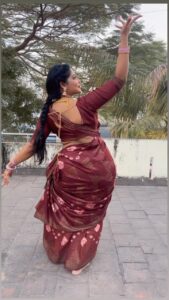 Reshma Pasupuleti Instagram - ❤️ breathe you are taken care🙏🏽

I learnt bharathanatyam when I was young don’t remember much sorry if any mistakes just loved the tune 💋