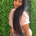 Reshma Pasupuleti Instagram - Are you looking for natural , organic skincare and haircare products for your happy hair and skin days!!! Yayyy!! It's none other than AKSHAA NATURE. Well I am treating myself with AKSHAA NATURE 's Arappu shampoo and Fruit pack to have a perfect glow. Check out their page for affordable skincare and their raw materials are sources from their own farm For orders @akshaa_nature Whatsapp enquiry- 7373714252 #reshmapasupuleti #bakiyalakshmiserial #vijaytv #zeetamil #akshaanature #akshaanaturefarm #arappushampoo #farmfresh #organicskincare