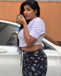 Reshma Pasupuleti Instagram - New month 
New energy 
New possibilities 
New opportunities 
New growth 
Happy Thursday 🖤🤍