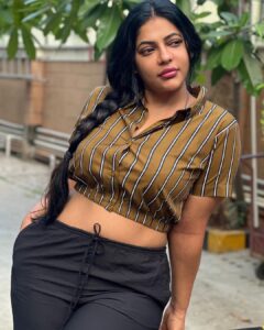 Reshma Pasupuleti Instagram - The secret of a great style is to feel good in what you wear #comfort #lifestyle #love#peace #smile #keepgoing #shootmode