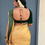 Reshma Pasupuleti Instagram - The energy for May is…. Only doing what feels genuinely right in your intuition & letting everything else go 🙏🏽 Saree by @dharaniofficialpage Jewelry @jewelhub_chennai