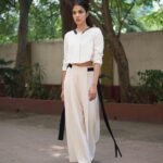 Rhea Chakraborty Instagram - #Jalebi promotions 🖤🖤🖤🖤🖤 styled by @sanamratansi @style.cell , Outfit - @sislabel Hair - @vicharemeghna 📸 - @shaikhhamza_photography #rheality