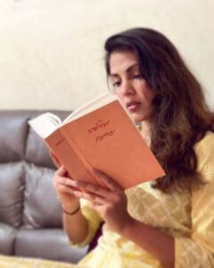 Rhea Chakraborty Instagram - “The question and the cry “oh , where ?” melt into tears of a thousand streams and deluge the world with the flood of the assurance , “I AM!” 
- Rabindranath Tagore , Gitanjali 
#keepingthefaith