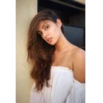Rhea Chakraborty Instagram – Words are flowing out🌸
Like endless rain into a paper cup🌸
They slither while they pass🌸
They slip away across the universe🌸
Pools of sorrow, waves of joy🌸
Are drifting through my opened mind
Possessing and caressing me….. 🌸
#jaigurudevaom 🌸
#acrosstheuniverse #beatles #rheality #music #musicforlife 🌸 📸 – @siddharth_pithani