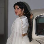 Rima Kallingal Instagram - Styled @rimakallingal for @neelavelichammovie #promotions 𝘽𝙝𝙖𝙧𝙜𝙖𝙫𝙞 From the scripts of Basheer, spilling timeless beauty and charm. Photographed @jaisonmadany Wearing @diariesofnomad MUA @shoshank_makeup . Styling assistants @susaaani_ @sandra_resmi Edit @salgu_maan #neelavelichammovie #neelavelicham #movies #cinema #retro #basheer