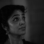 Rima Kallingal Instagram - Navarasasandhana at @natanakairali . Forever grateful to Venuji for opening his heart and space to us students. Forever indebted 💙🌸 Pictures by @manojparameswaran 🌹