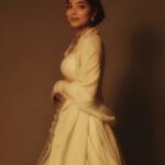 Rima Kallingal Instagram - पिया तोसे नैना लागे रे . पिया :@rimakallingal 🕊 📸: @jaisonmadany Styled by: @diyaaa_john MUA: @mishlak_ Edit: @salgu_maan @sarma_madhavan BTS: @abishek_ps Location: @tinyturtle.media Outfit:@saltstudio Jewelery:@amrapalijewels by @saltstudio . #thepiyaseries . #whitelehenga #lehengaset #lehenga #whiteattire #whitefabric #whitedress #skirt #dupatta #blouse #elegance #rimakallingal #ethnic #piyathosenaina #saltstudio #bestboutiqueinkochi #instagood #instagram #explorepage #exlpore