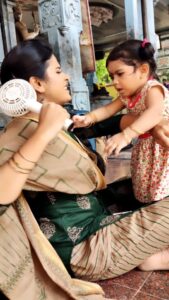 Rithika Tamil Selvi Instagram - Love to fight with her like this😂🤣
Nilakutty ♥️
.
.
.
.
#rithika #tamil_rithika #reelsinstagram #reelsindia