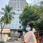 Rithika Tamil Selvi Instagram - ஓம் நம சிவாய🙏🏻 @vinun43 . . . #thiruvannamalaitemple #arulmiguarunachaleswarartemple #tiruvannamalai #rithika #tamil_rithika #vinurithika #vijaystars #vijaytelevision Annamalayar Temple Tiruvannamalai