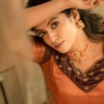Roshini Haripriyan Instagram - Manjal veyil ✨ Outfit - @zol_studio Styling - @subikanifabint Photography - @camerasenthil make up - @pavihairandmakeup Hair - @ranjitha_hairstylist Organised by @rrajeshananda #roshniharipriyan #roshni #grateful