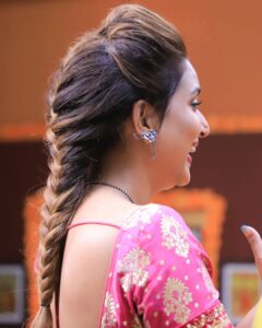 Rupali Bhosale Instagram - Aur inka kya hi kahe 😍 sanjana 📸
.

Pc - @miss_canon_21 
.
.
.
 
.
.
.
.
.
.
#aaikuthekaykarte #akkk #starpravah #girlphotographermumbai #girlphotographer #stillphotographer