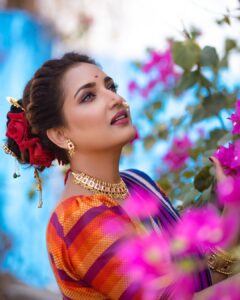 Rupali Bhosale Instagram - "If you want to change the ways others treat you, you should first change the way you treat yourself." 

~ RuMi ~ 

Hair by @ruksar__99 
Jewellery by @jizajewellerystudio 
Saree by @aaishvy_designs 
Makeup by 🙋🏻‍♀️
.
.
.
.
.
.
.
#PhotoOfTheDay #SareeLove #LifeIsBeautiful #Saree #Traditional #GratitudeAttitude #TeamWork #SundayVibes #Rumi #PhotoShoot #Fashion #Ootd #OotdFashion #RupaliBhosle #RockingRupali #RupaliWinningHearts  #KeepLoving #AaiKutheKayKarte #Sanjana 🧿
