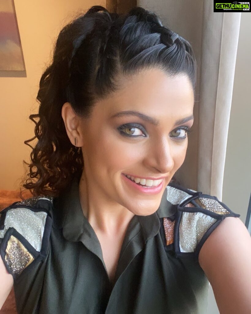 Saiyami Kher Instagram - Wild Dog promotions 🦜 . Wearing @agrimabatra Styled by @shnoy09 Hair @kimberlymakeupnhair Make up @pravin_madye