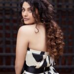 Saiyami Kher Instagram - पलट 📷 @kay_sukumar 💄 @loveleen_makeupandhair @_misheeta 👗 @shnoy09 @papadontpreachbyshubhika @azotiique