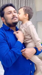 Sameera Sherief Instagram - Arhaan met his dad after 2 months. A moment worth capturing ❤️ Love watching them both together ❤️
.
.
.
.
I wish someone captured my moments too. ❤️