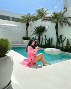 Samiksha Jaiswal Instagram - Home away from home 💞🏠

#thecalivillas #poolparty #asthetic #white #beautiful #villa #vacation