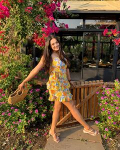 Samiksha Jaiswal Instagram - "Sundays are for sunshine."🌻