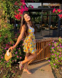 Samiksha Jaiswal Instagram - "Sundays are for sunshine."🌻