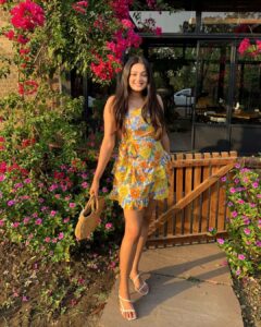 Samiksha Jaiswal Instagram - "Sundays are for sunshine."🌻